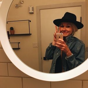 Meet your Posher, Adriana